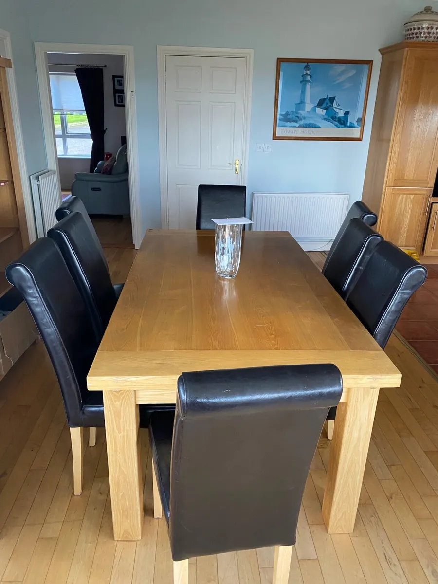 Solid oak Table & 8 chairs - Image 4