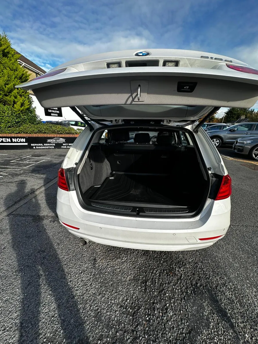 BMW 318d 2014 estate pearl white - Image 4