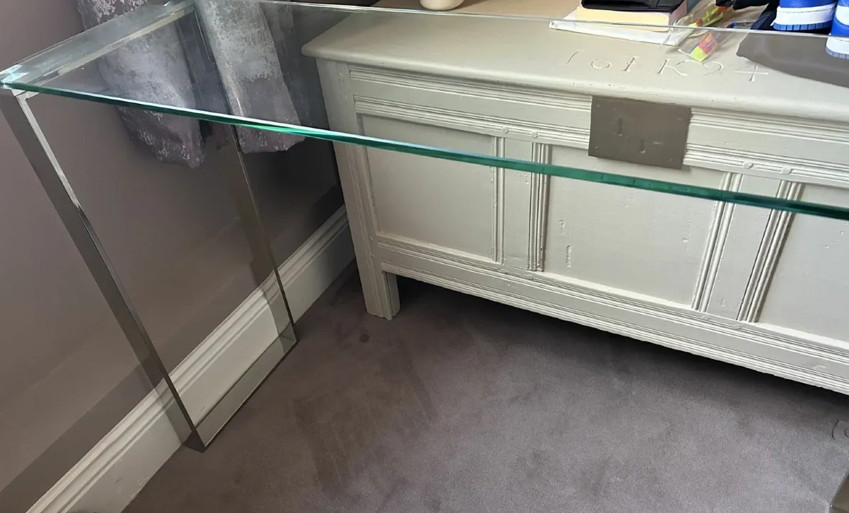 Console Table - Image 3