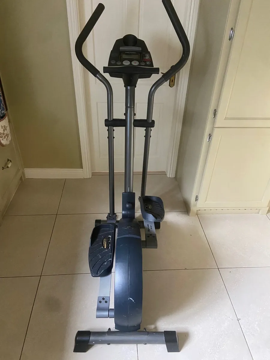 Cross Trainer - Image 3