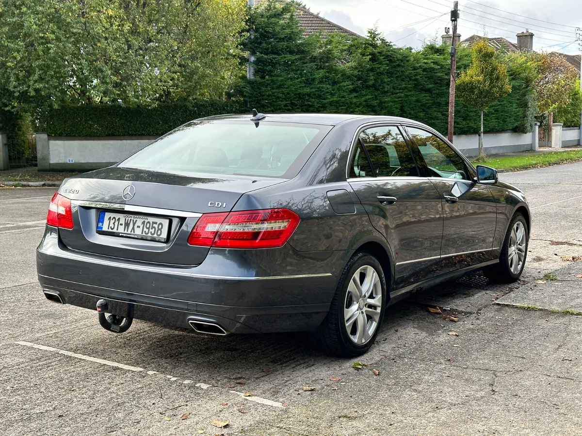 MERCEDES BENZ E220 2013 LOW KMS - Image 4