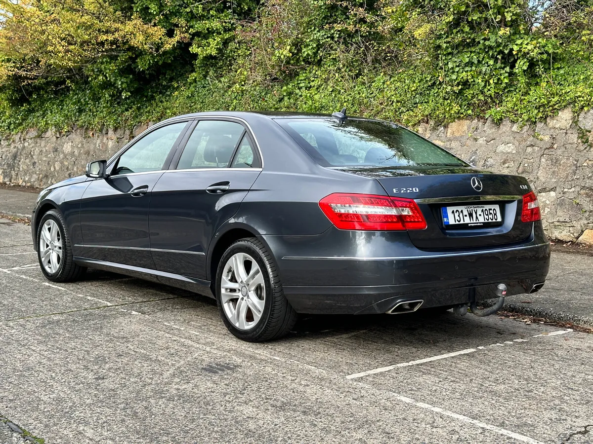 MERCEDES BENZ E220 2013 LOW KMS - Image 3