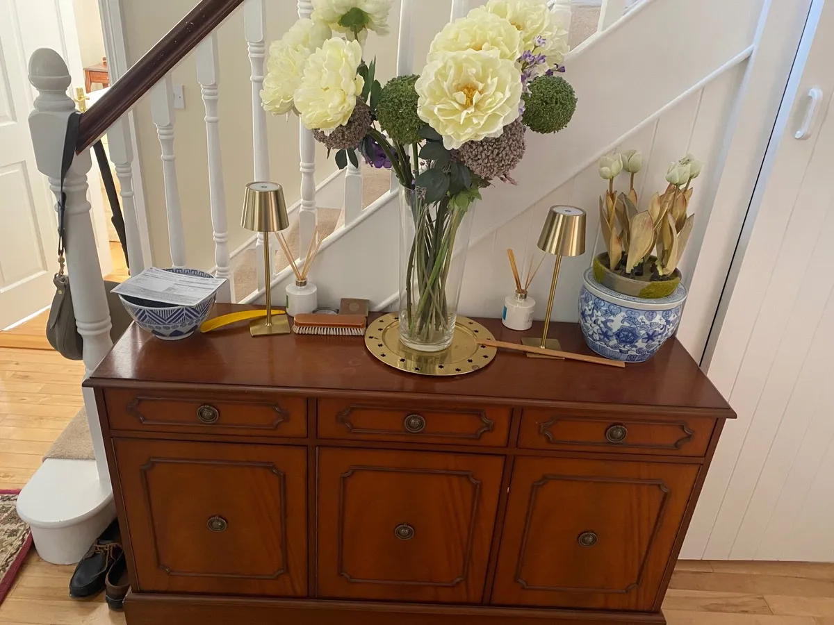Mahogany sideboard - Image 1