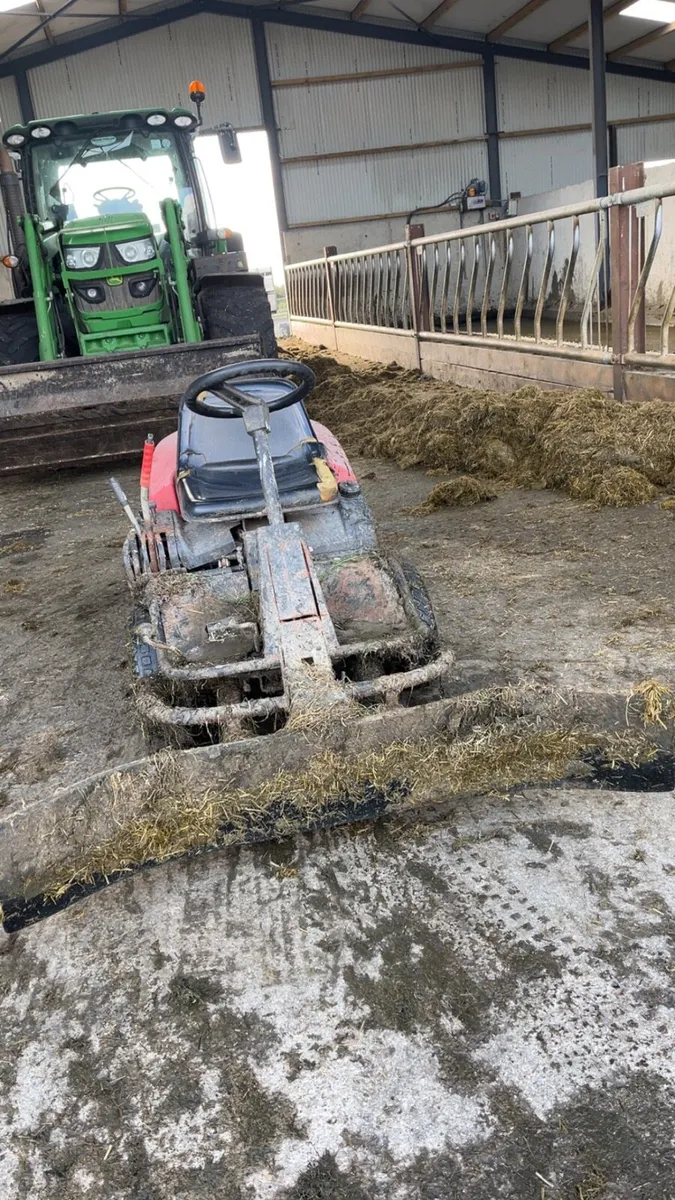 Ride on yard scraper - Image 2