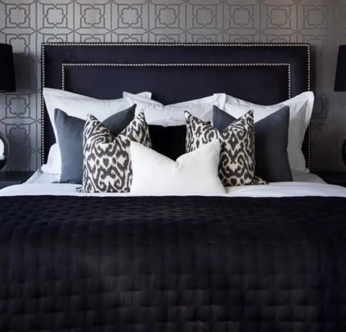 Divan bed frame - Image 1