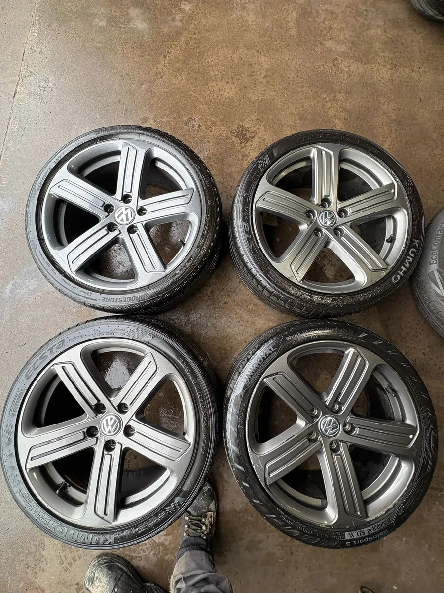 18inch golf R alloy wheels and tyres - Image 1