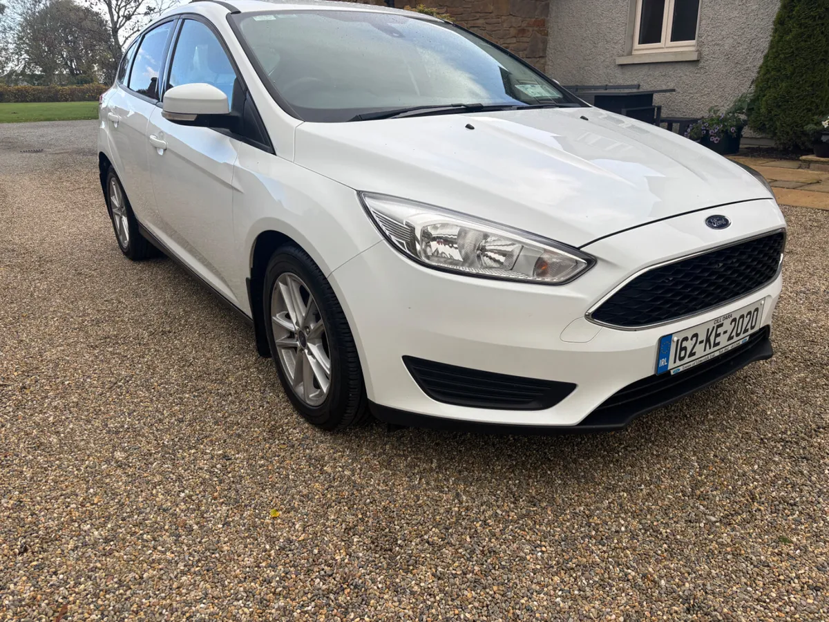 2016 Ford Focus dsl van .new cvrt . Spotless - Image 3