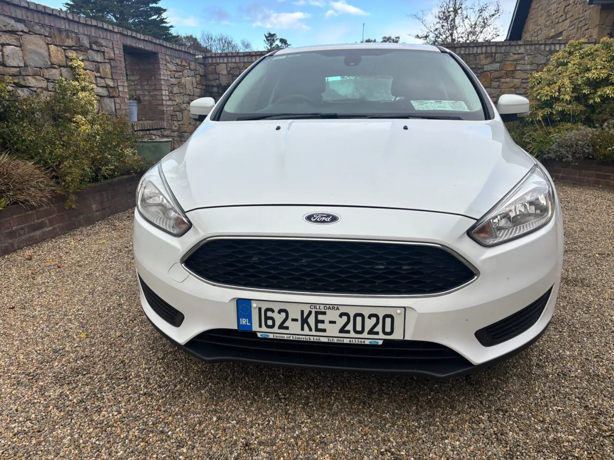 2016 Ford Focus dsl van .new cvrt . Spotless - Image 4