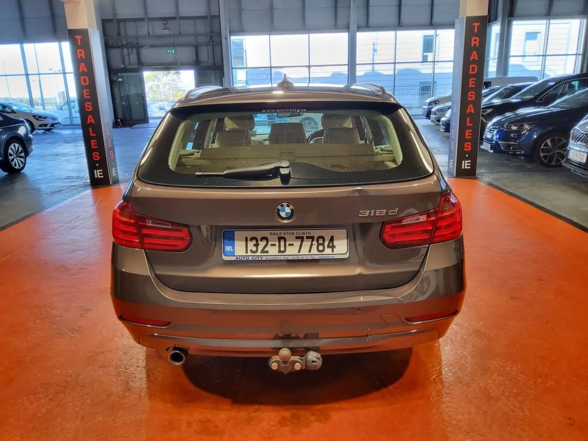 BMW 3 Series 318D SE Touring - Image 4