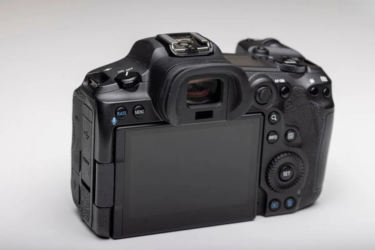 Canon R5 Mirrorless Camera body - Image 3
