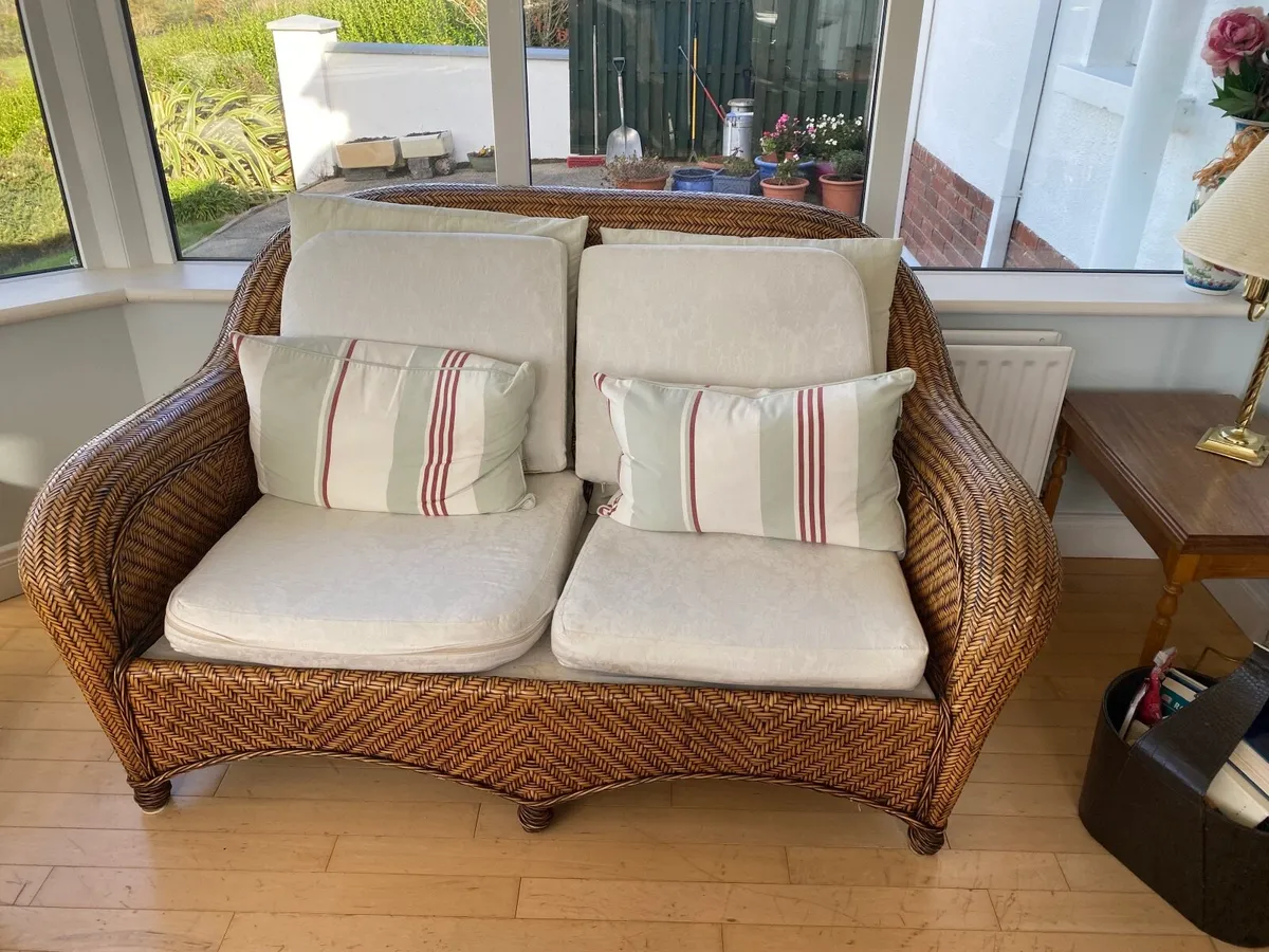 Conservatory sofa & 2 chairs & footstool - Image 2
