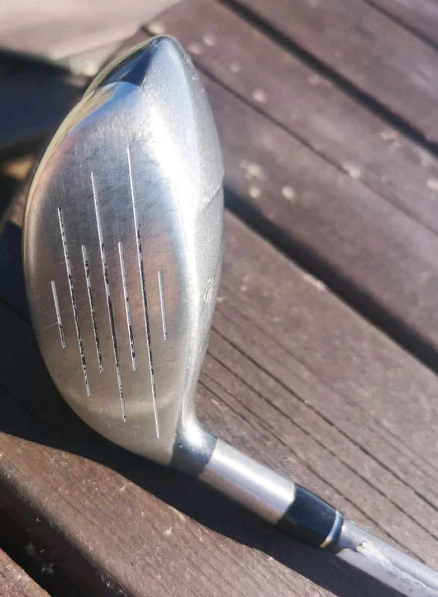 Taylormade 200steel 4 wood, stiff 90g shaft - Image 3