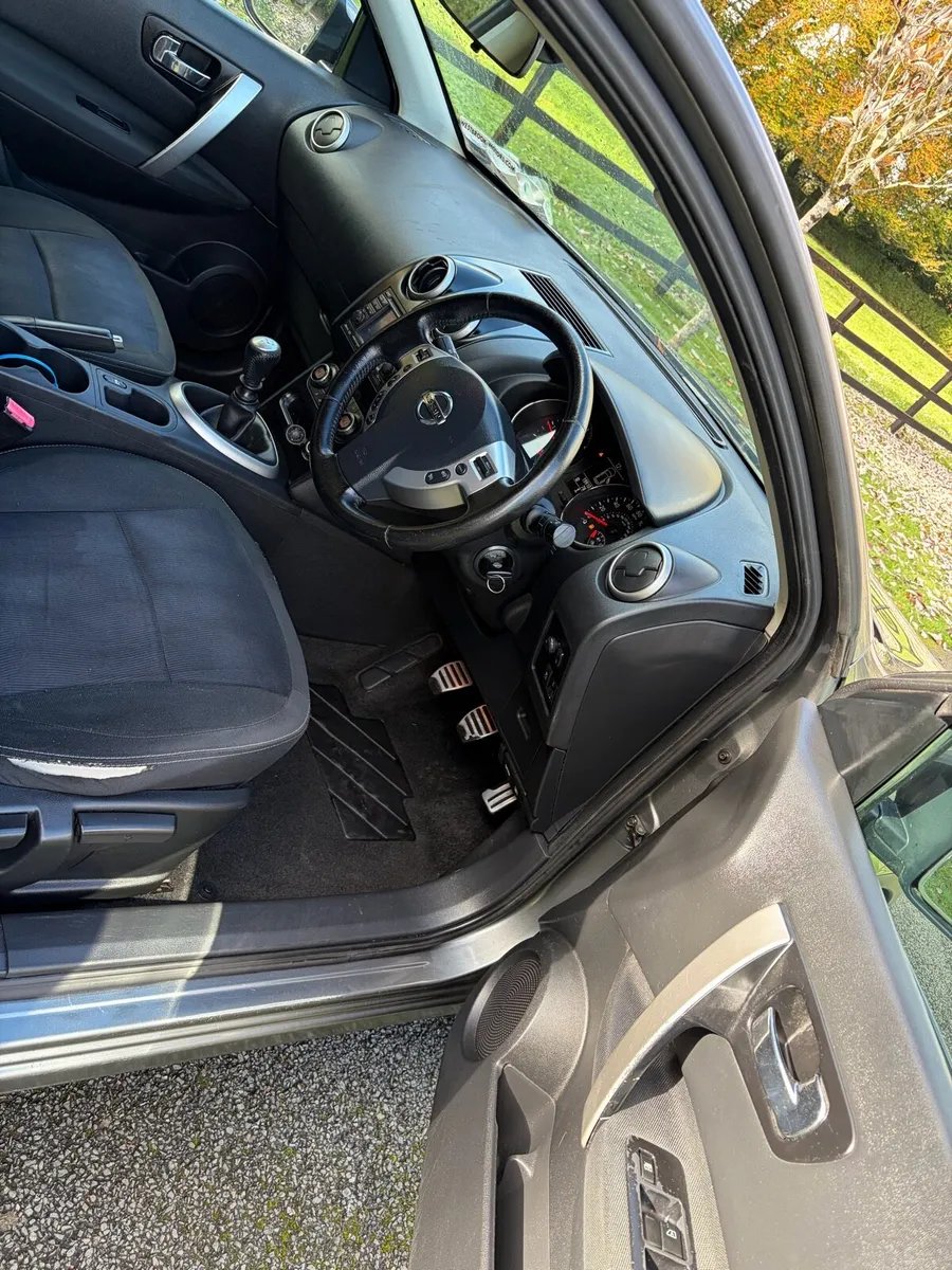 Nissan Qashqai tax and nct 06/26 - Image 4