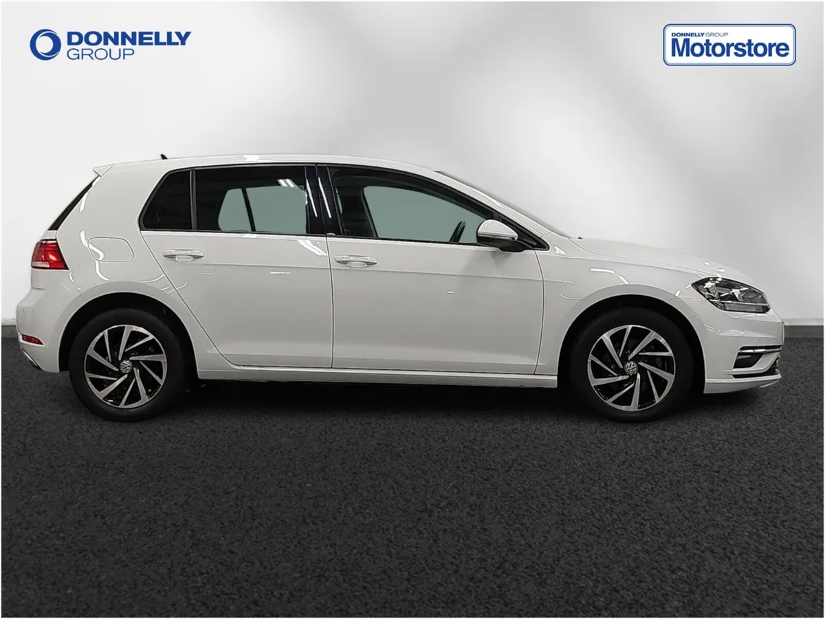 Volkswagen Golf Diesel Hatchback Match - Image 3