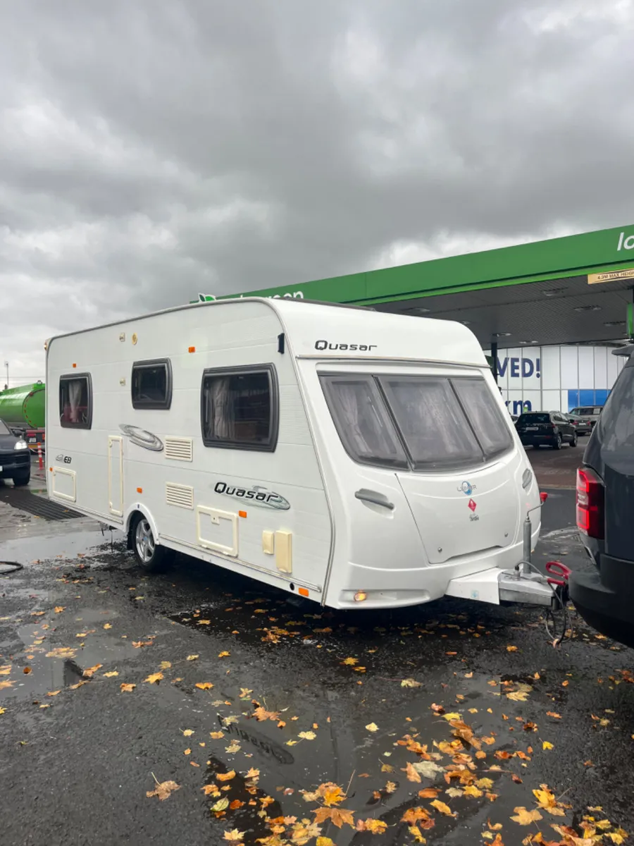 Lunar Quasar 4 Berth Fixed Bed Caravan - Image 1