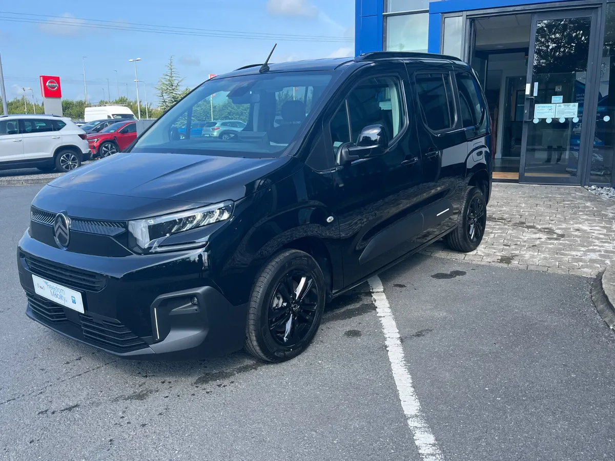 New Citroen Berlingo SWB, 4 Seater, WAV - Image 3