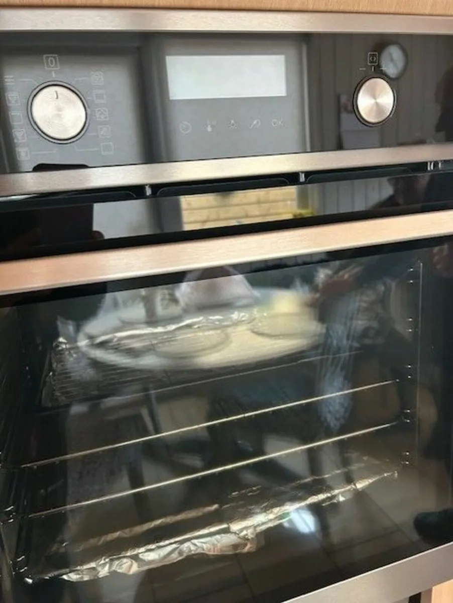 Oven Electrolux Pyrolytic Cleaning Oven - Image 2