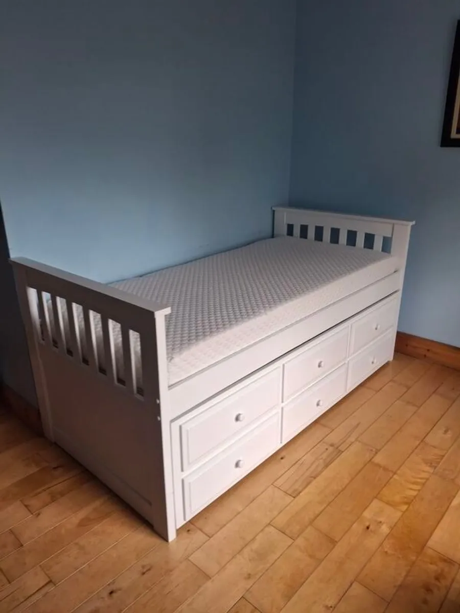 Single bed with trundle bed & storage - Image 1