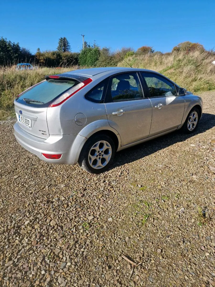 2010 ford focus tax n ncted - Image 3