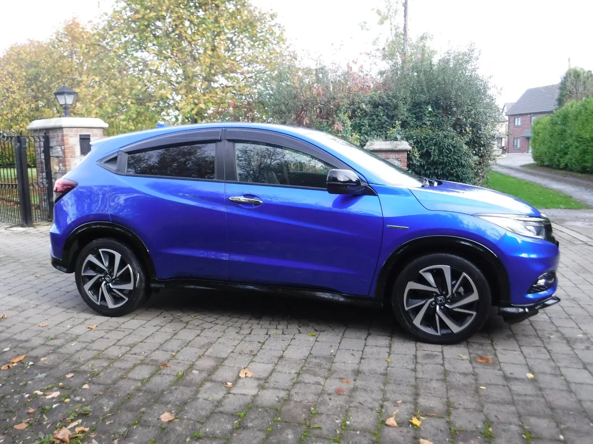 HONDA VEZEL 1.5 AUTO HYBRID RS LTD LOW MILEAGE - Image 2