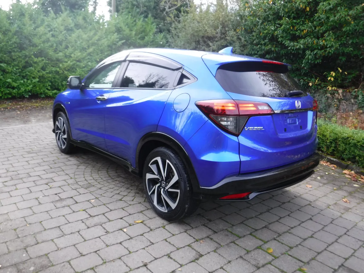 HONDA VEZEL 1.5 AUTO HYBRID RS LTD LOW MILEAGE - Image 4