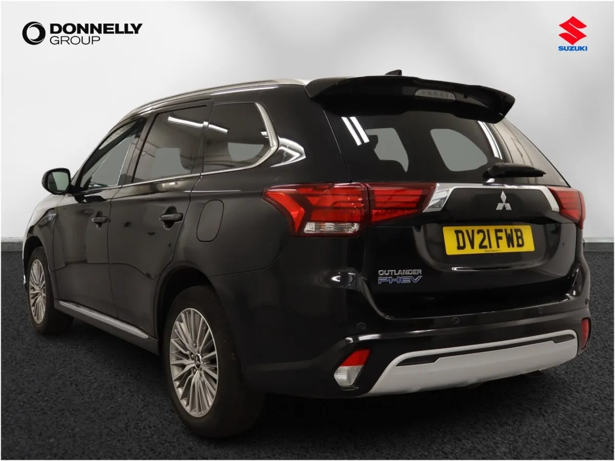 Mitsubishi Outlander Estate Exceed Safety - Image 2