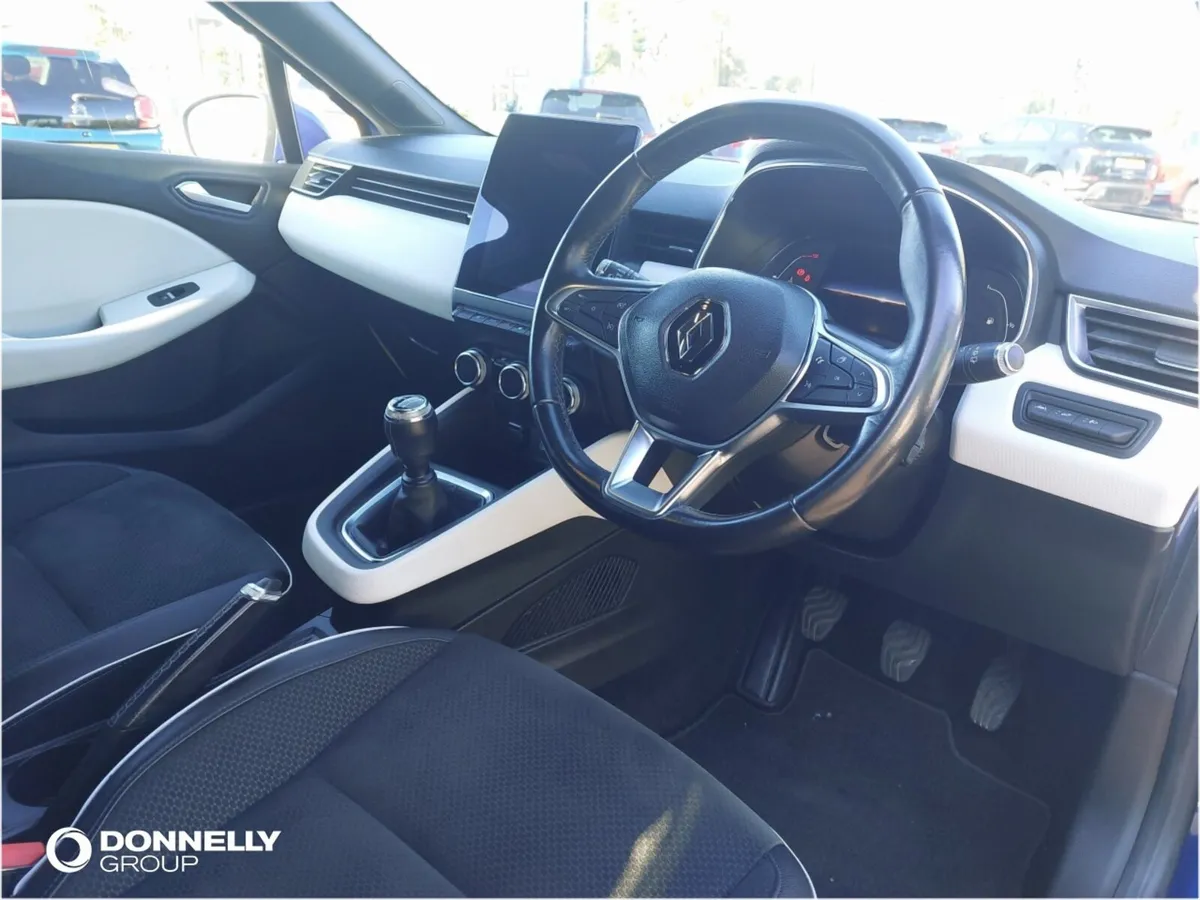 Renault Clio Hatchback S Edition - Image 4
