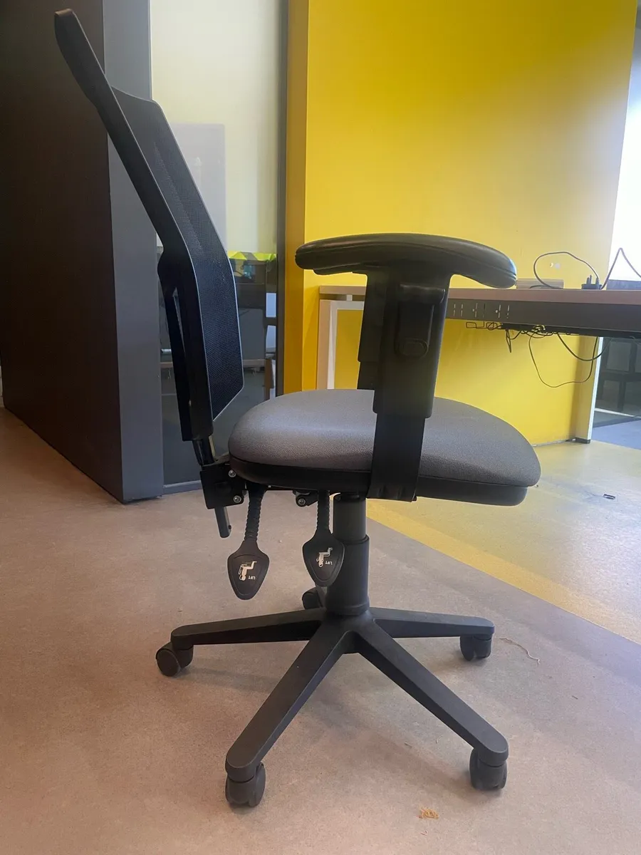 Office chairs - Image 4