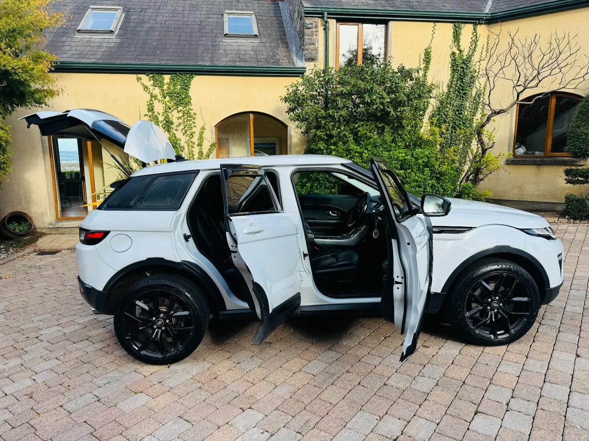 2016 Range Rover Evoque AUTO STUNNING AS NEW NI - Image 4