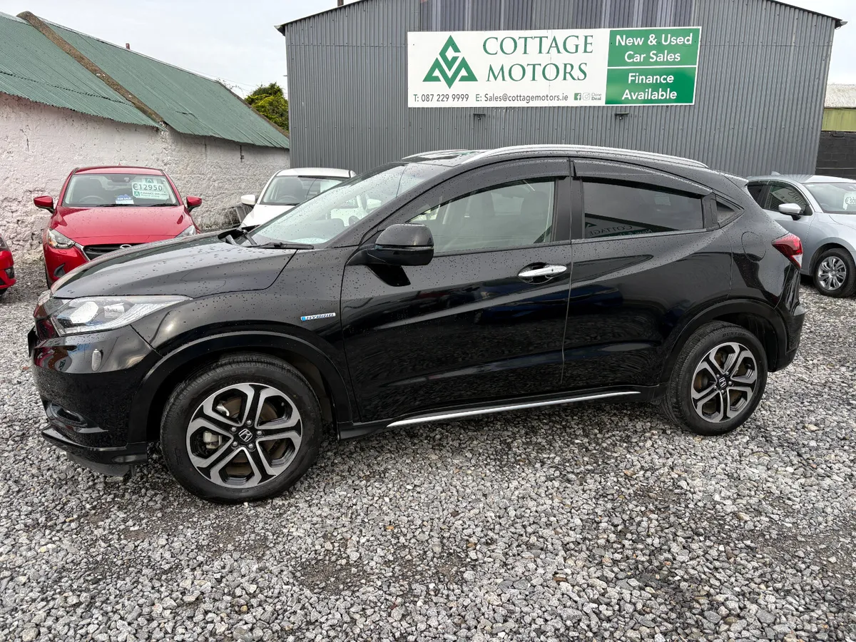 HONDA VEZEL 1.5 AUTO HYBRID *HUGH SPEC* - Image 2