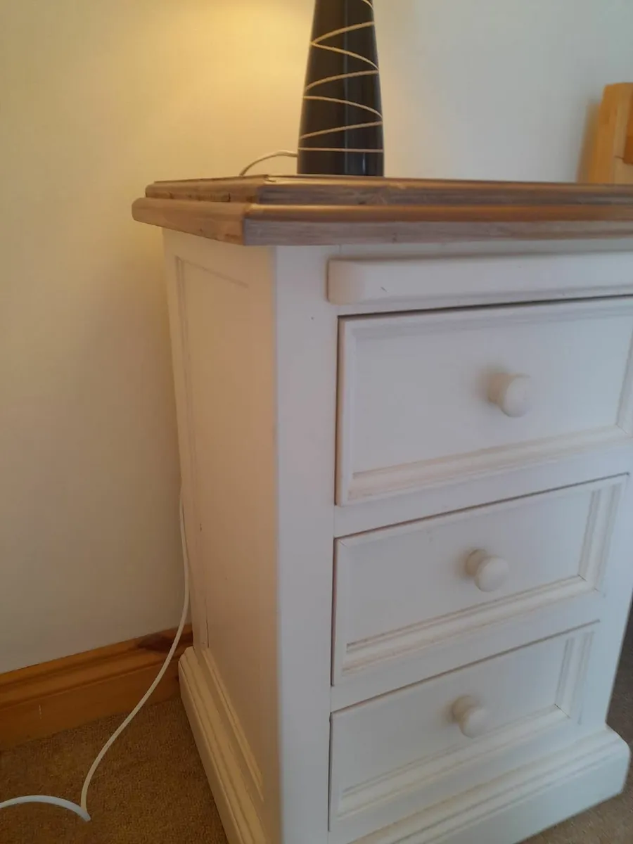 Bedside lockers. Solid Wood - Image 2