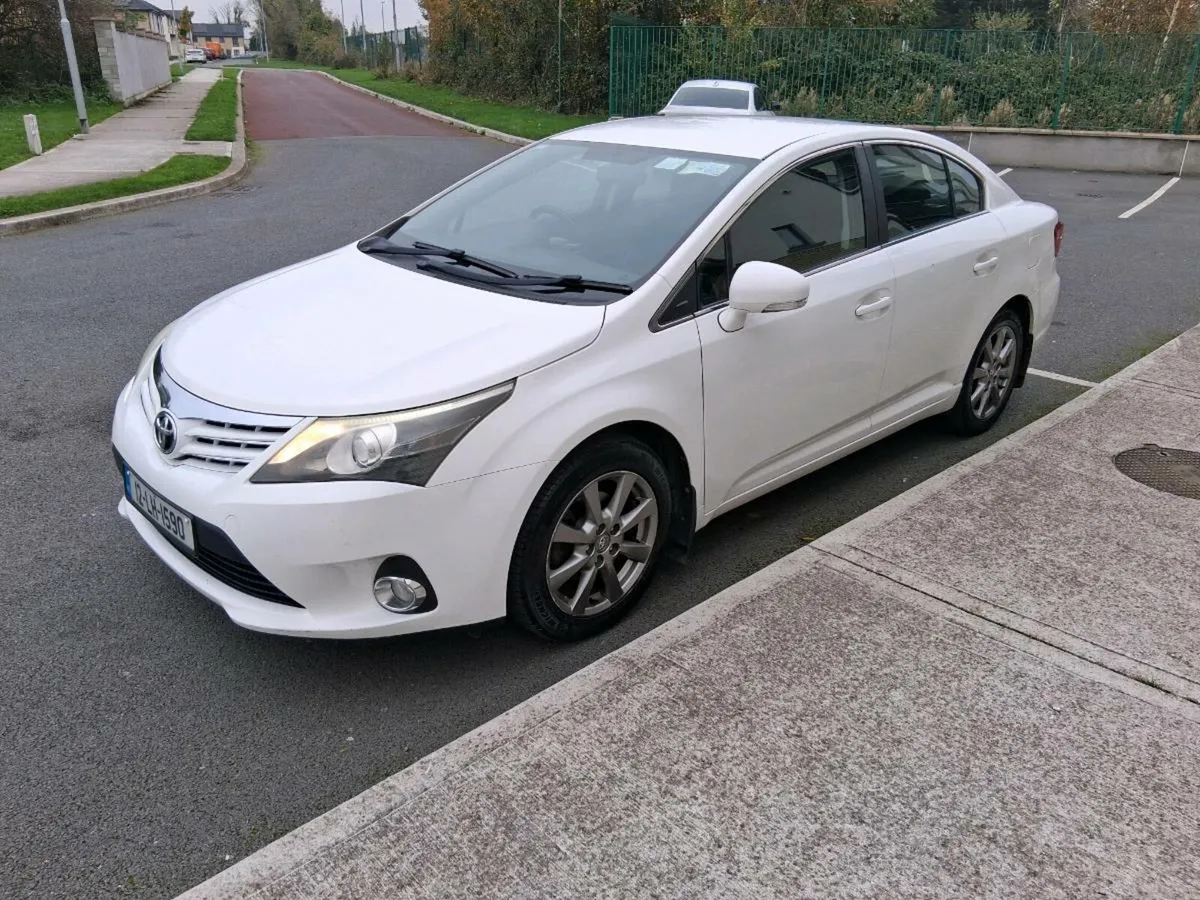 2012 toyota avensis - Image 2