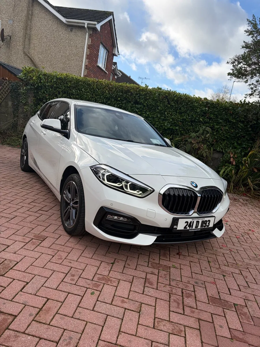 BMW 1 Series 118i sport - Image 1