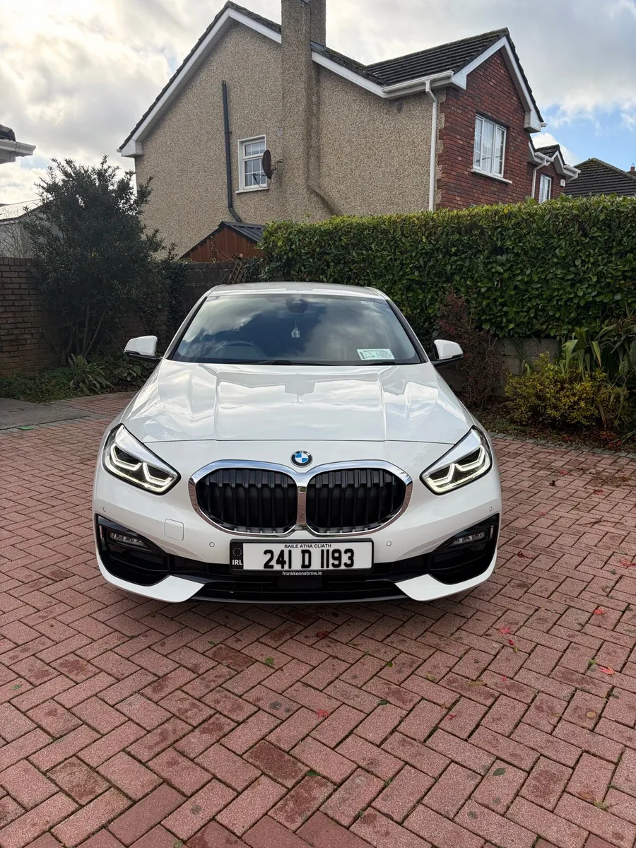 BMW 1 Series 118i sport - Image 2