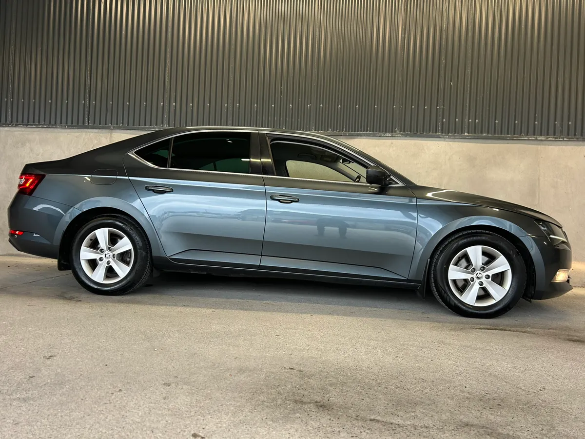 2017 SKODA SUPERB 1.6 TDI AMBITION - Image 2