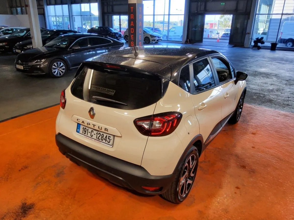 Renault Captur 0.9 TCe 90 Iconic - Image 3