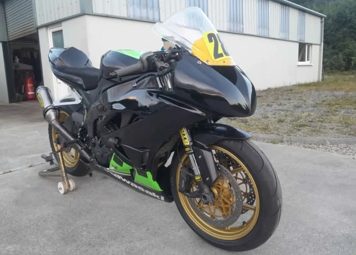 Kawasaki Zx6r Race Bike - Image 2