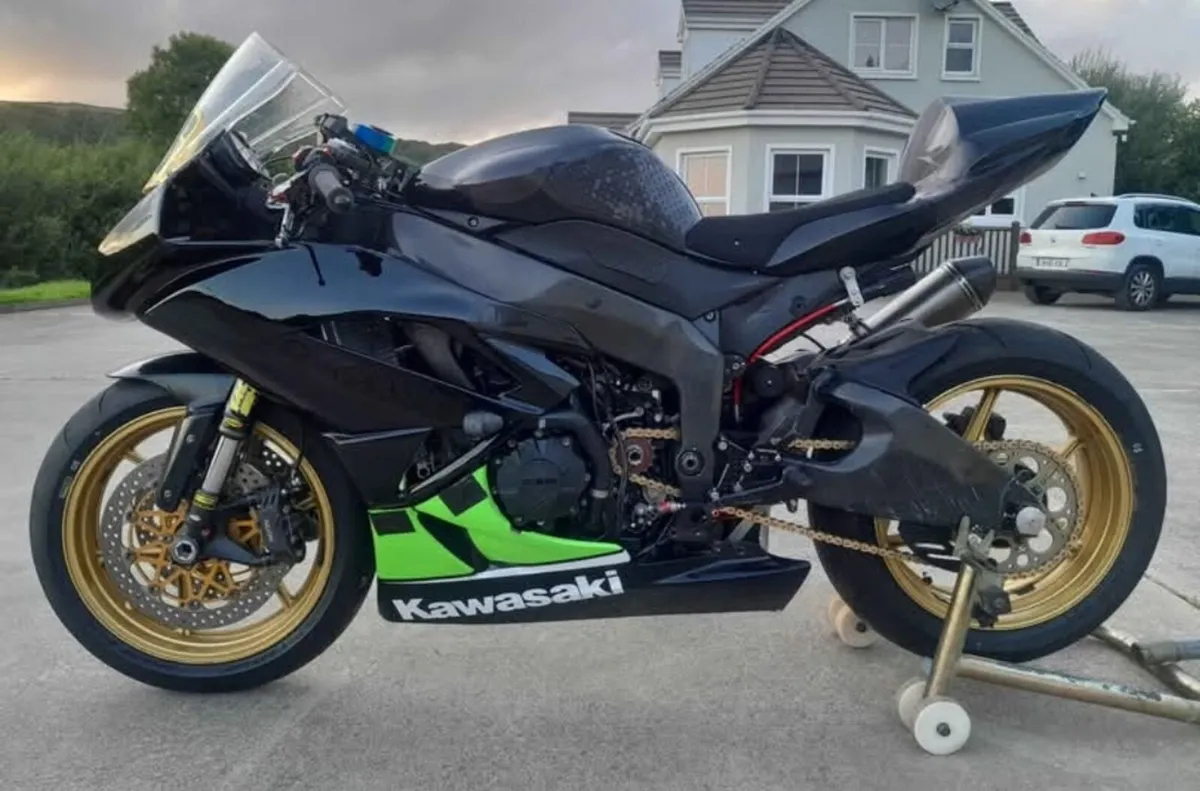 Kawasaki Zx6r Race Bike - Image 3
