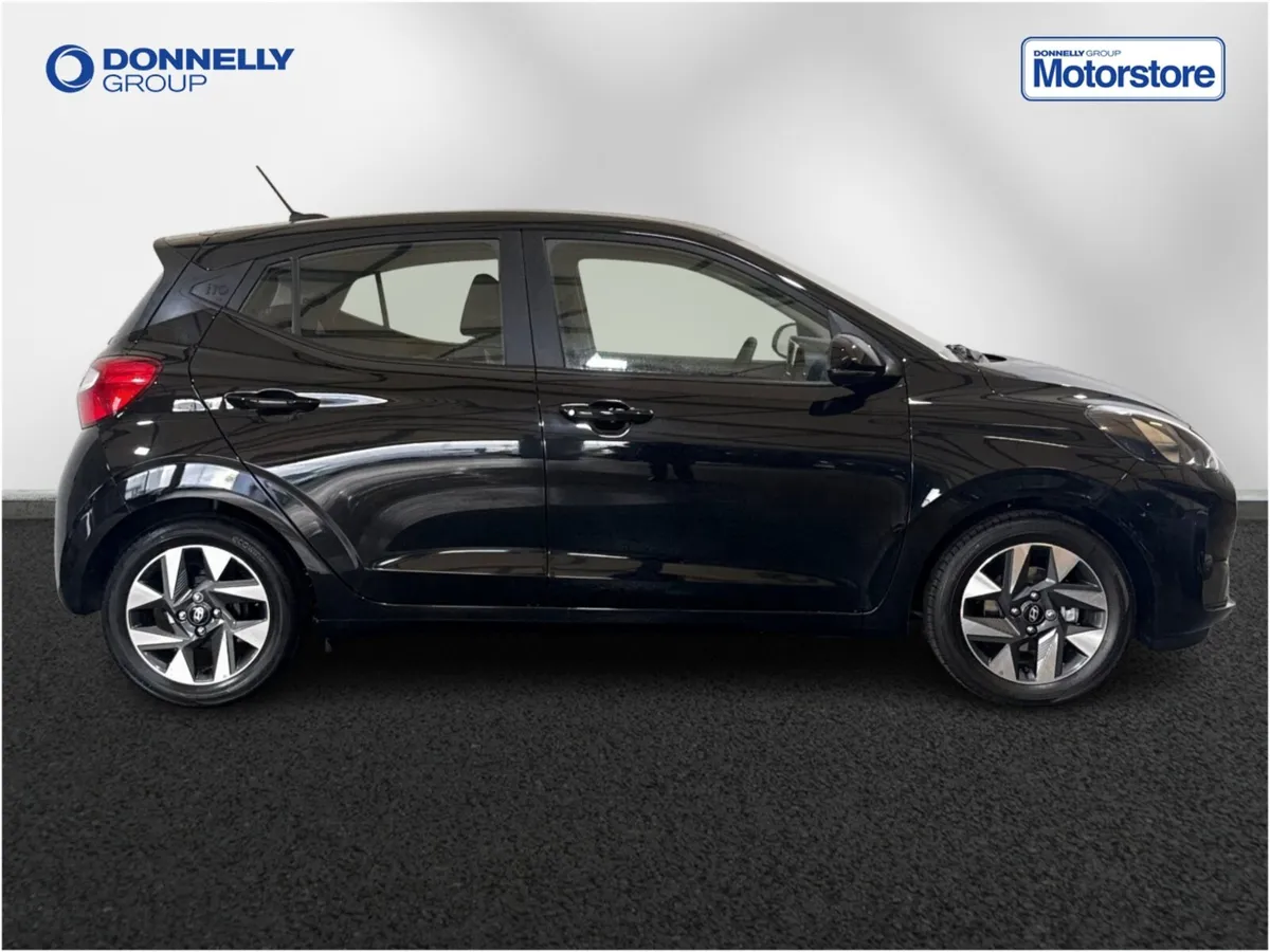 Hyundai i10 Hatchback Advance - Image 3