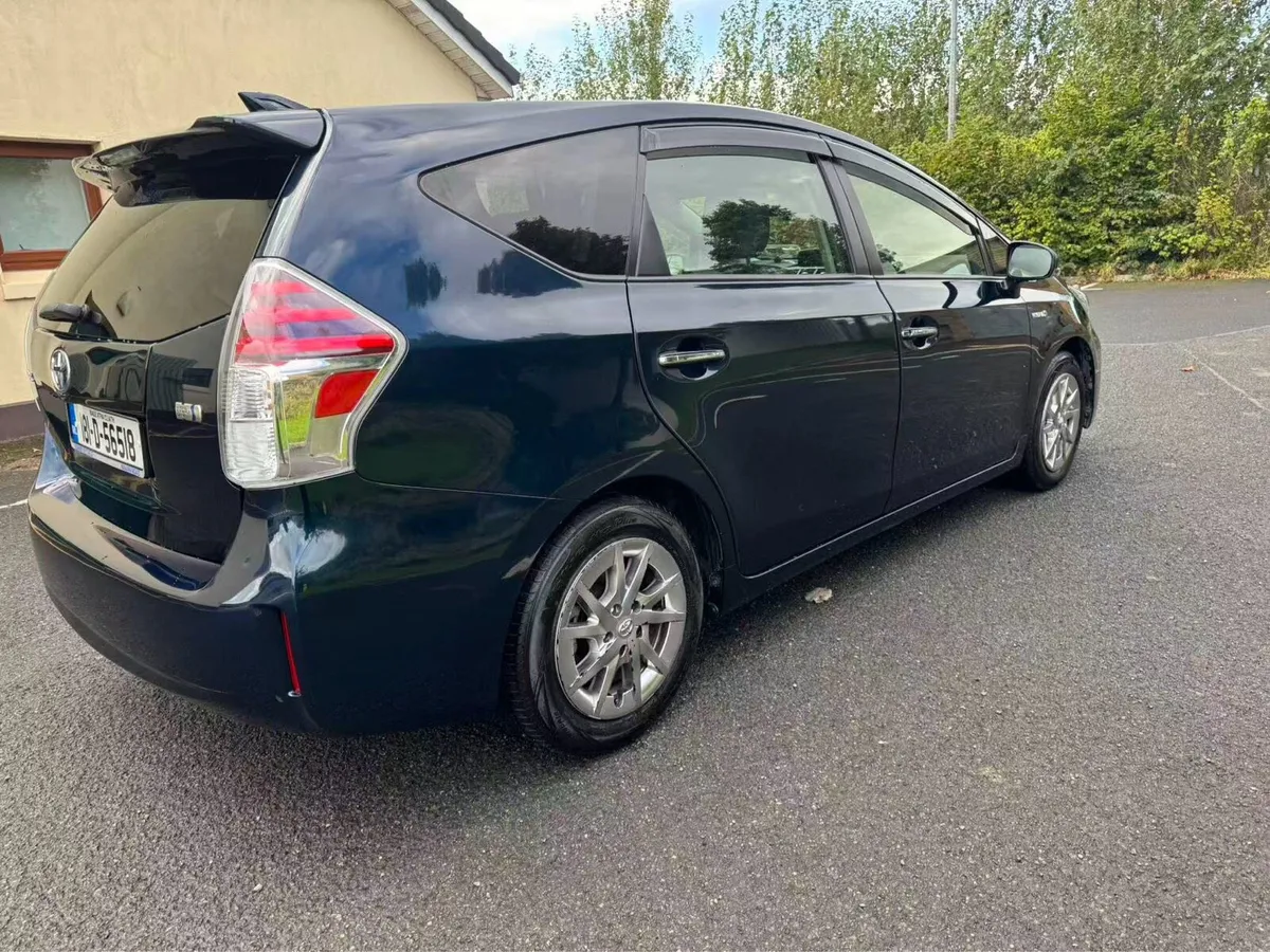Toyota Prius+ - Image 2