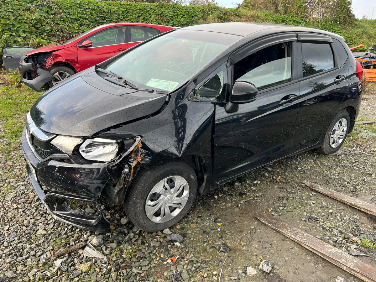 2018 Honda Fit only 29 kms - Image 4
