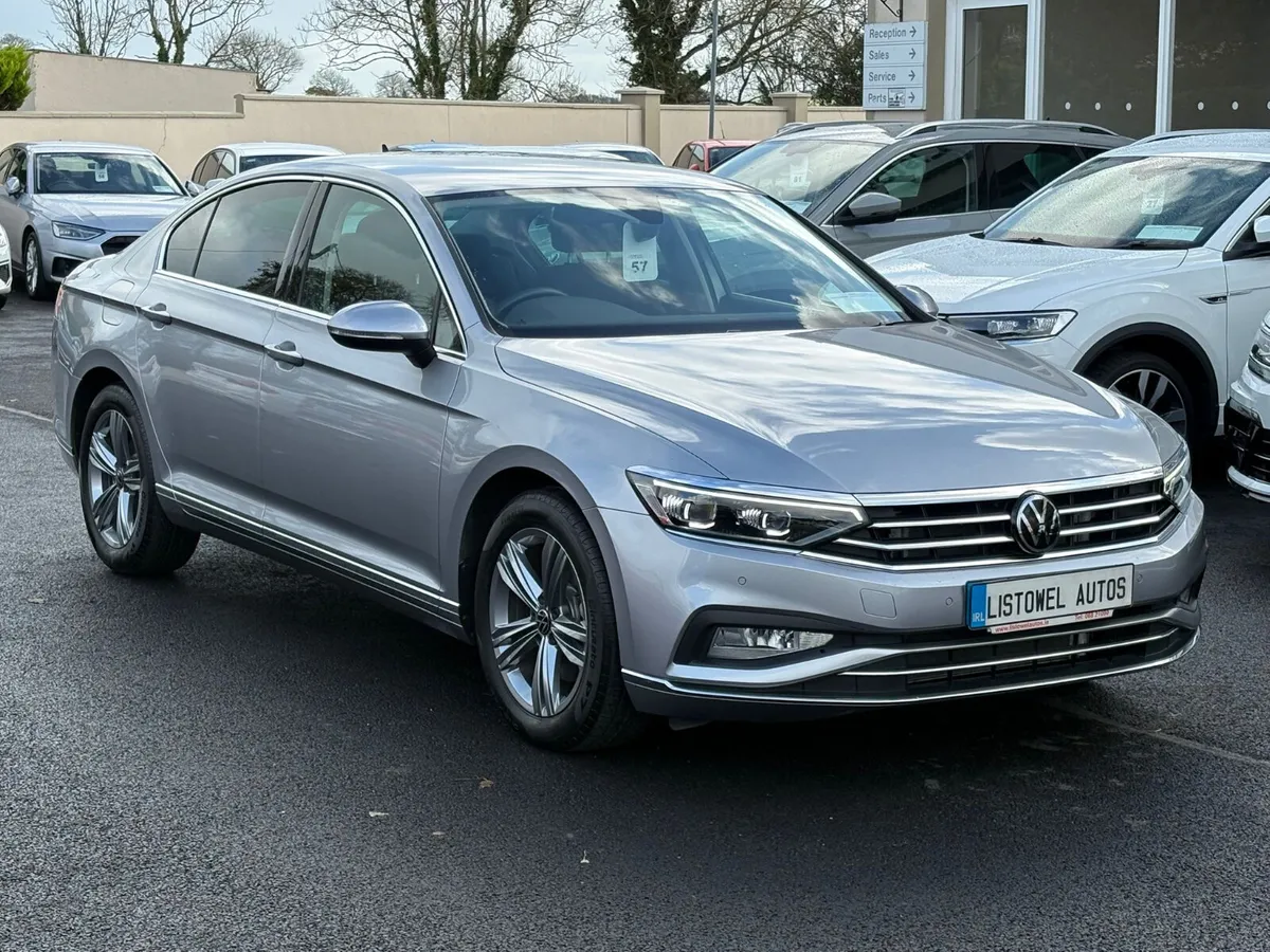 222 VW PASSAT ELEGANCE 2.0 190BHP AUTO - Image 4