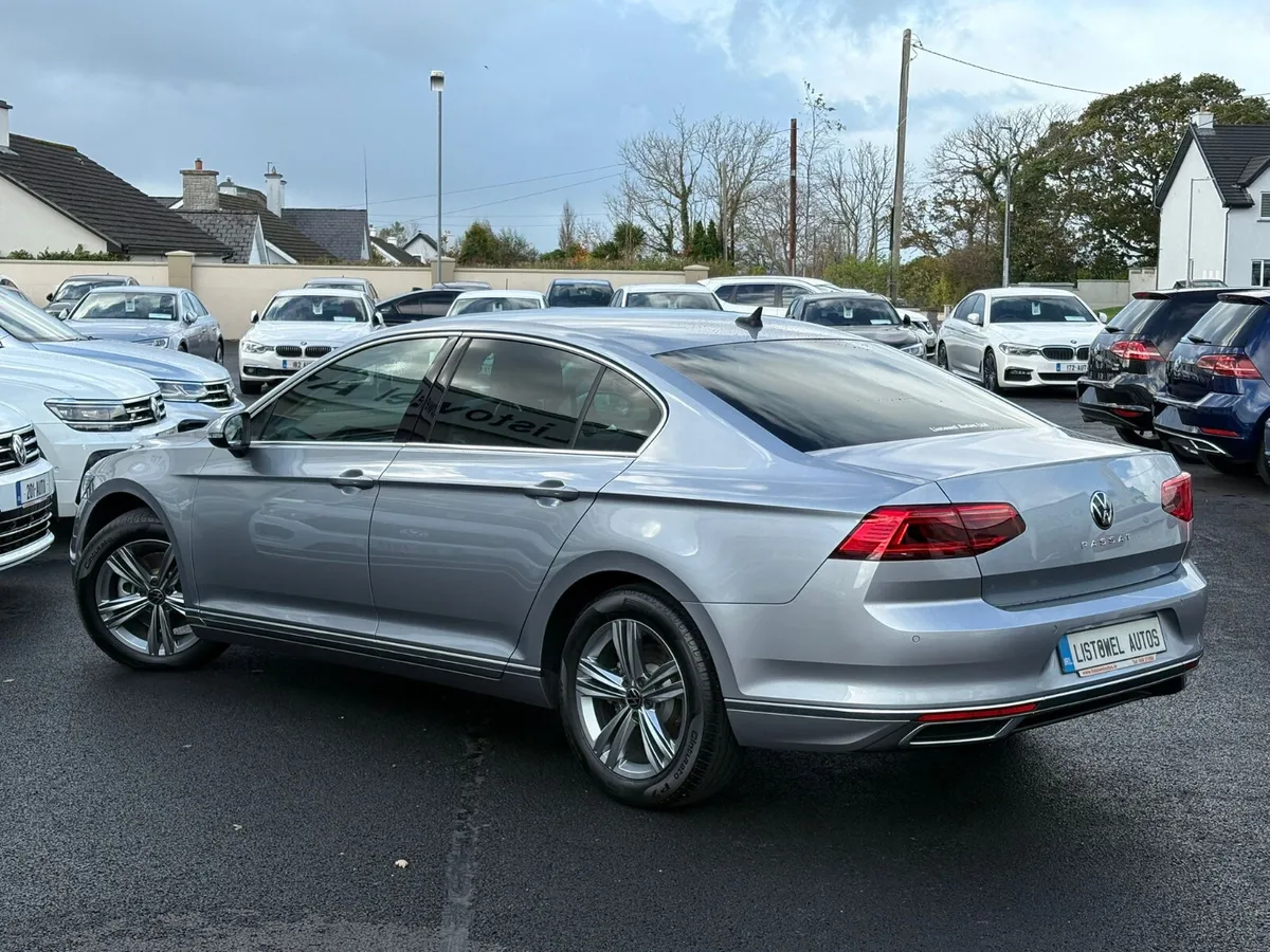 222 VW PASSAT ELEGANCE 2.0 190BHP AUTO - Image 3
