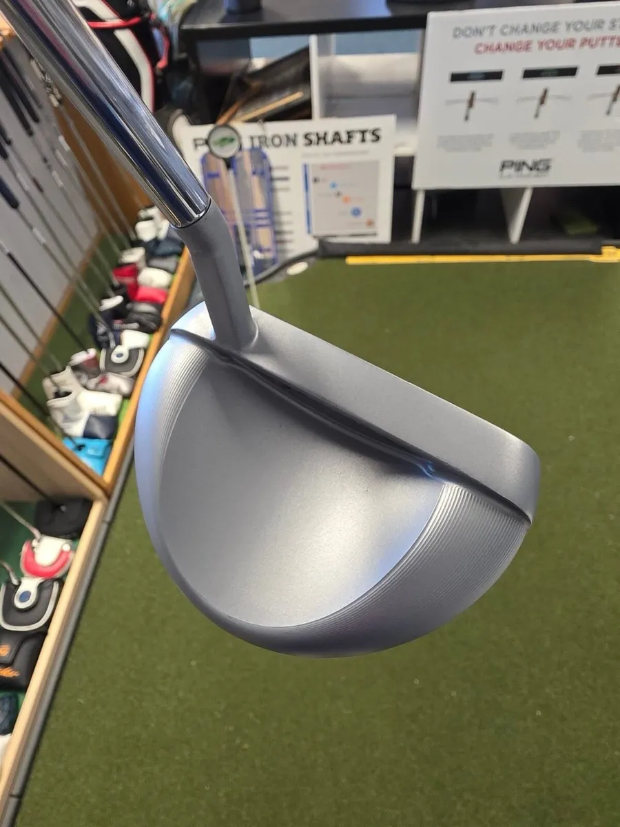 Odyssey White Hot Rossie Jr Putter - Image 3
