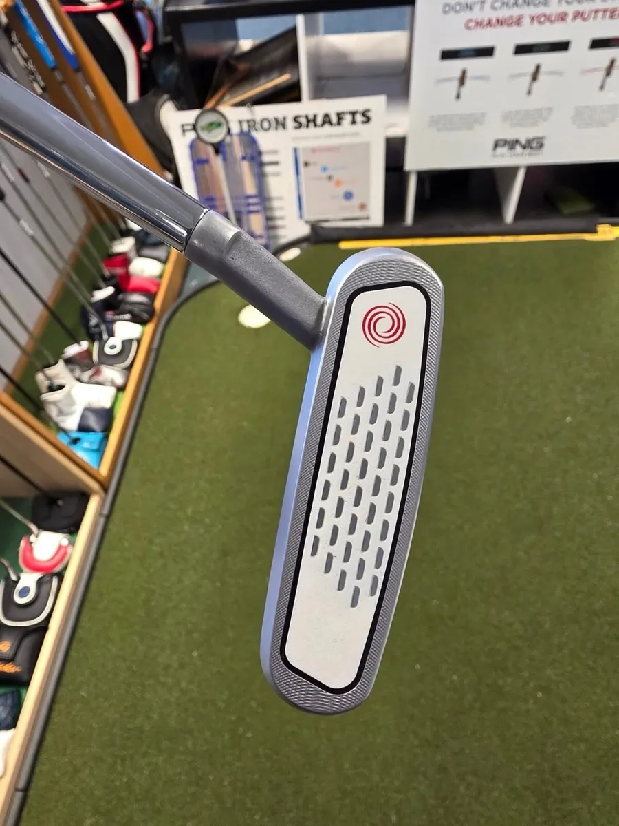 Odyssey White Hot Rossie Jr Putter - Image 4