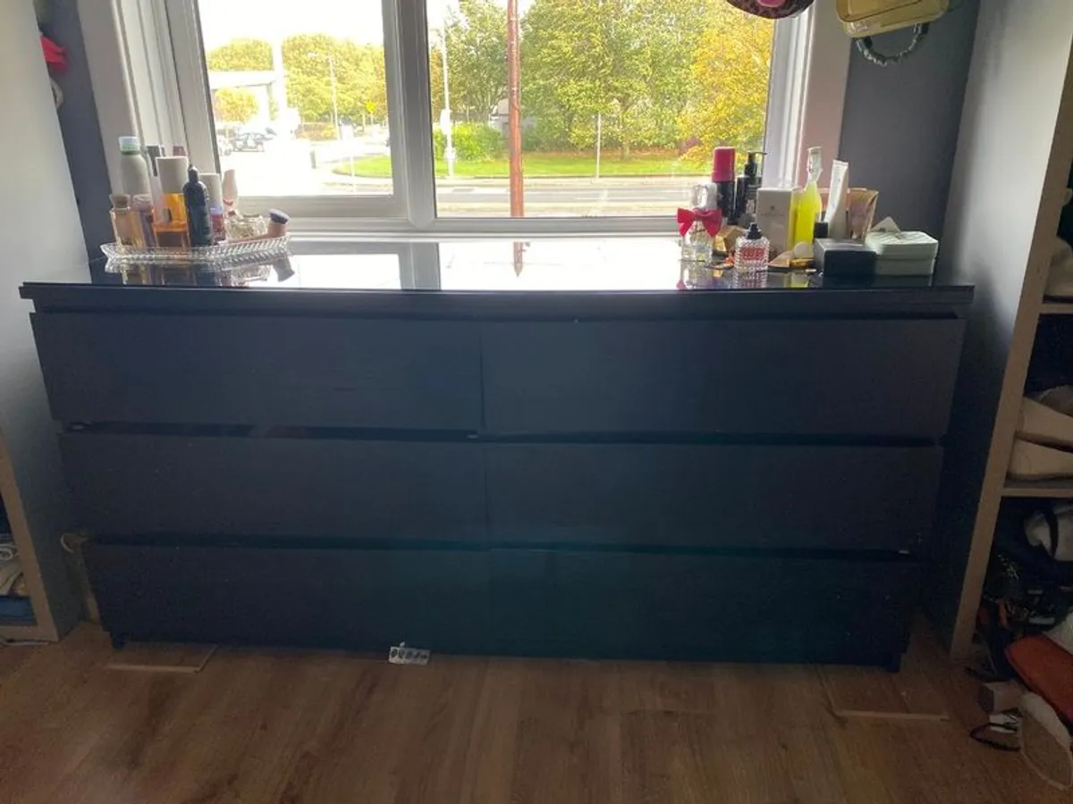 Bedroom furniture - Image 2