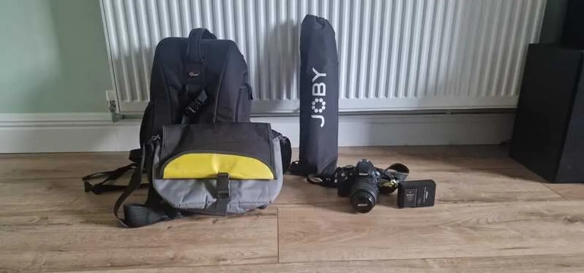 Nikon D3100 camera and accesories - Image 3