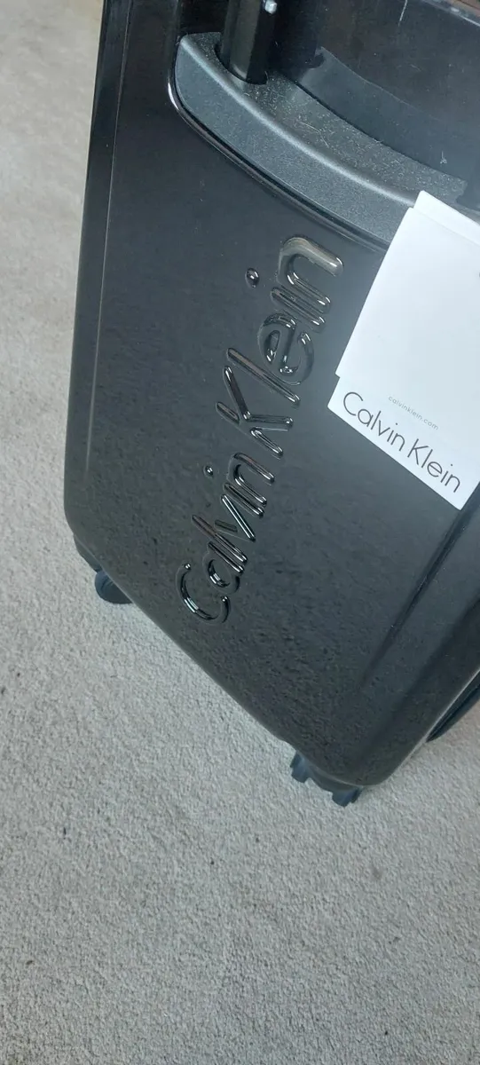 Wow Calvin Klein suitcase NEW - Image 2