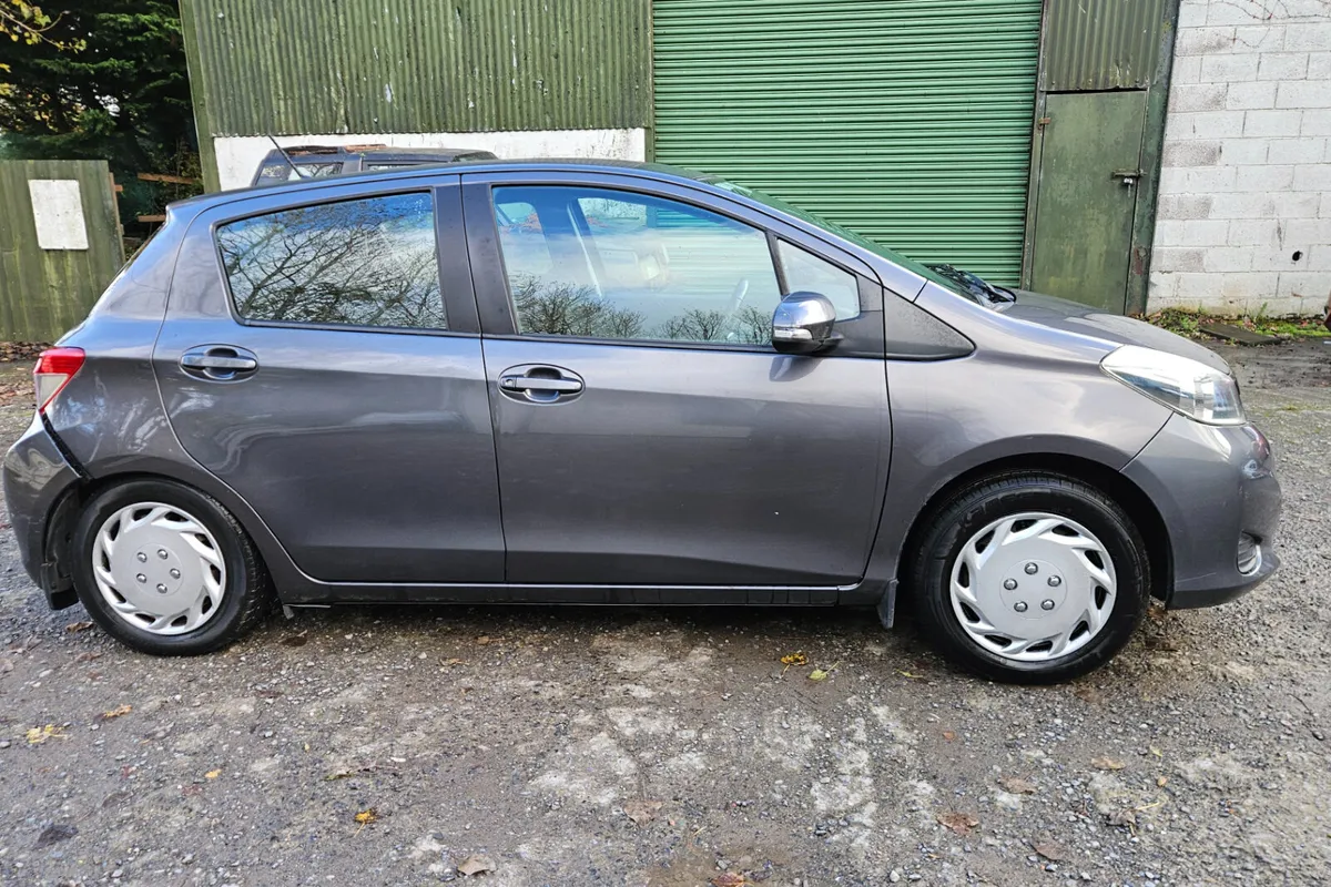 Toyota Yaris 1.4 D-4D 90 5Dr Luna 140km manual - Image 3