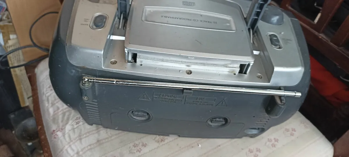 Phillips AZ1003 Sounds Radio/CD Player - Image 2